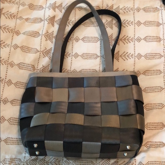 Harveys Handbags - Harvey’s Seatbelt Shoulder Bag